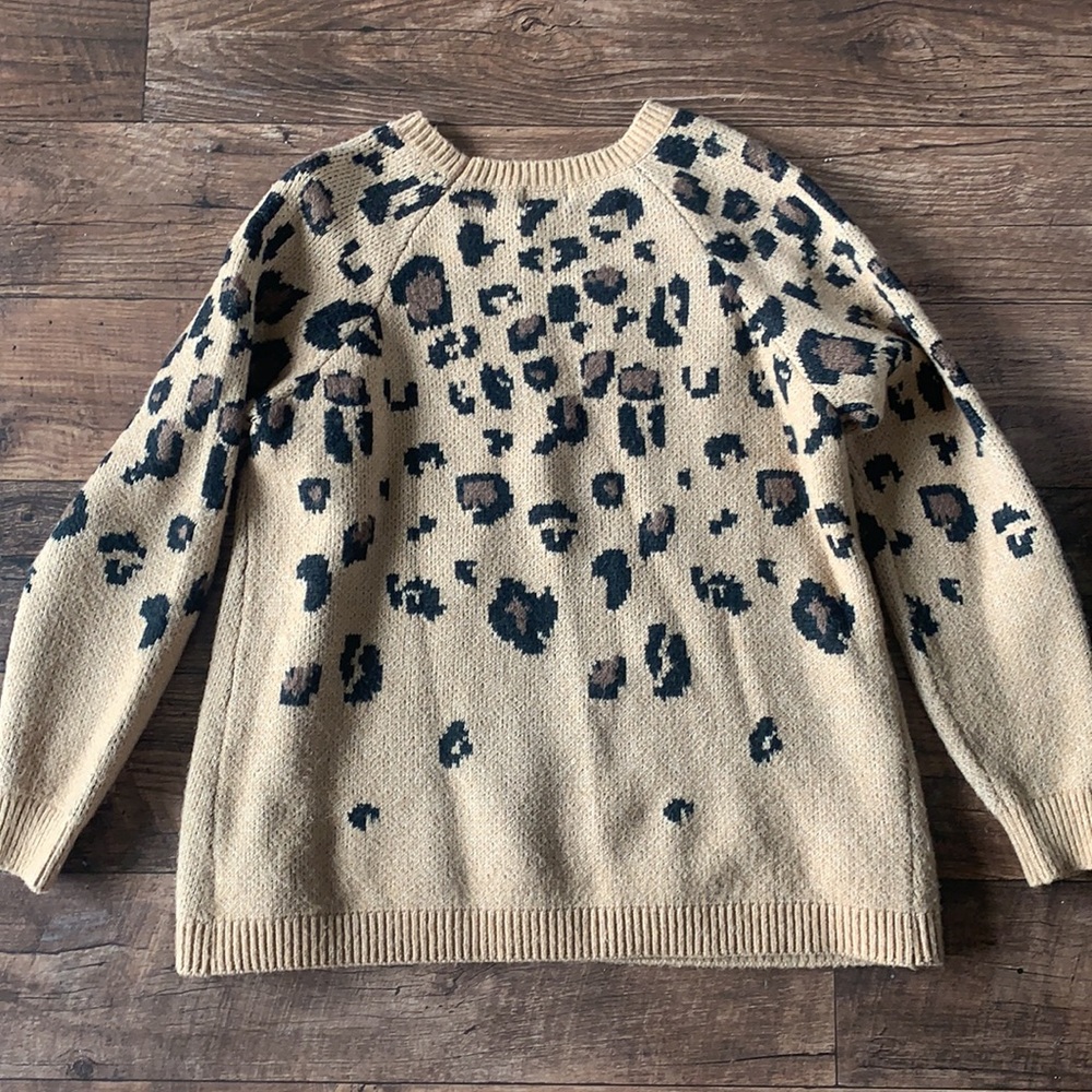 Leopard Print Sweater - Picture 3 of 3